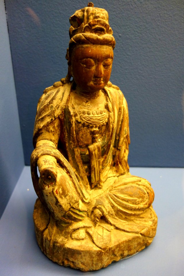 Seated bodhisattva (Guanyin), China, Song or Ming dynasty, 960-1624 AD, wood - Fitchburg Art Museum - DSC08735