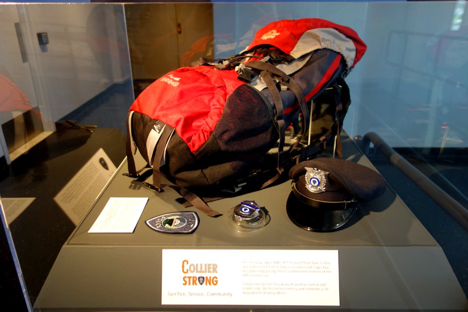 Sean Collier memorial - MIT Museum - DSC03834
