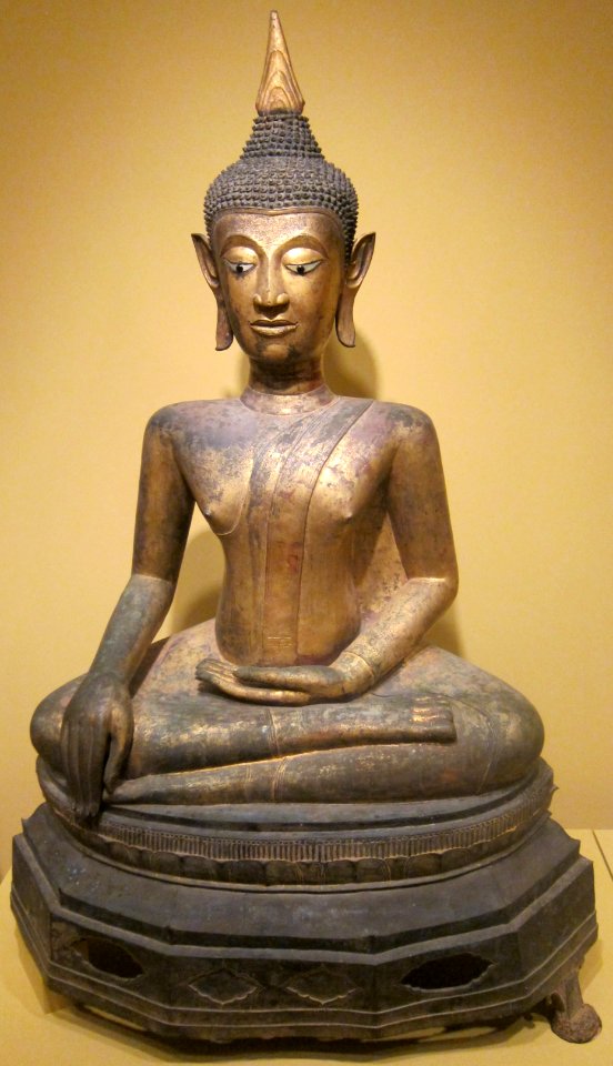 Seated Buddha from Thailand, Chien Saen style, 16th century, gilt bronze with inlaid shell and black lacquer, HAA