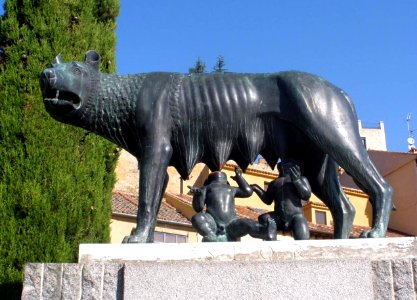 Segovia - Plaza del Azoguejo, Memorial del bimilenario del Acueducto 2