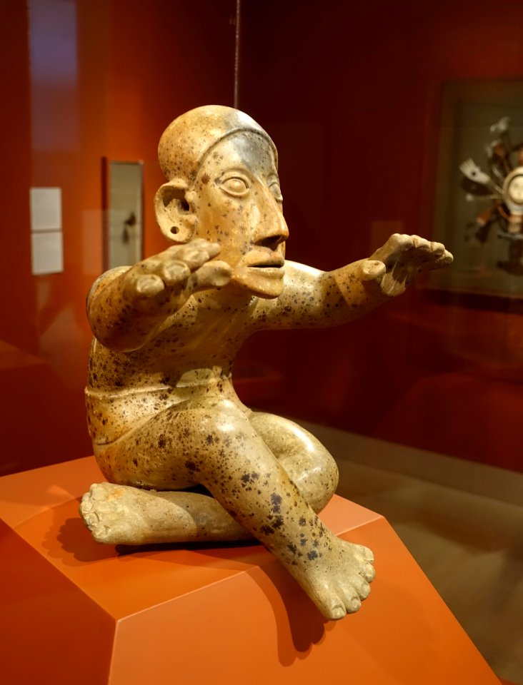 Seated figure, Ameca-Etzatlan style, Jalisco state, Mexico, c. 100 BC to 200 AD, ceramic - Dallas Museum of Art - DSC04712