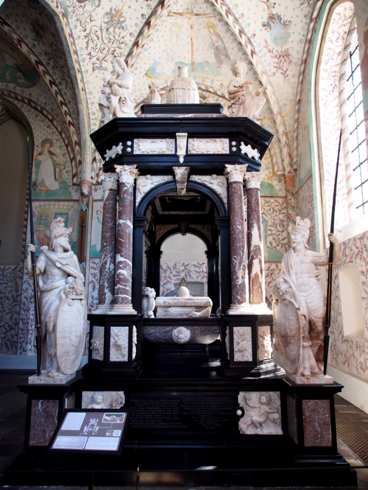Sarcophagi in Roskilde Cathedral pic10