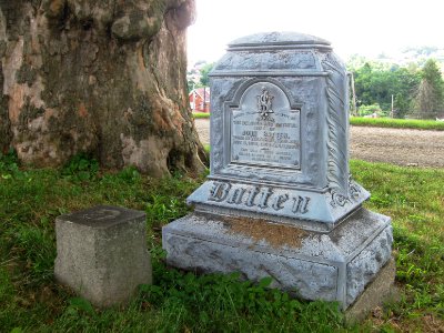 Sarah Batten monument, South Side Cemetery, 2020-07-14, 01