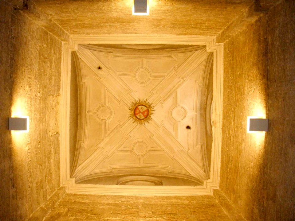 Segovia - Iglesia de San Martín, interior 11