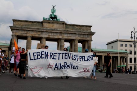 Seebrücke demonstration Berlin 2020-07-25 45
