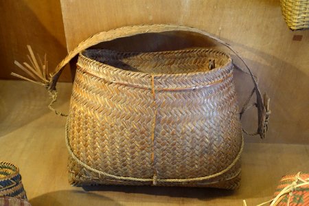 Seed basket, Xinh Mun - Vietnam Museum of Ethnology - Hanoi, Vietnam - DSC03181