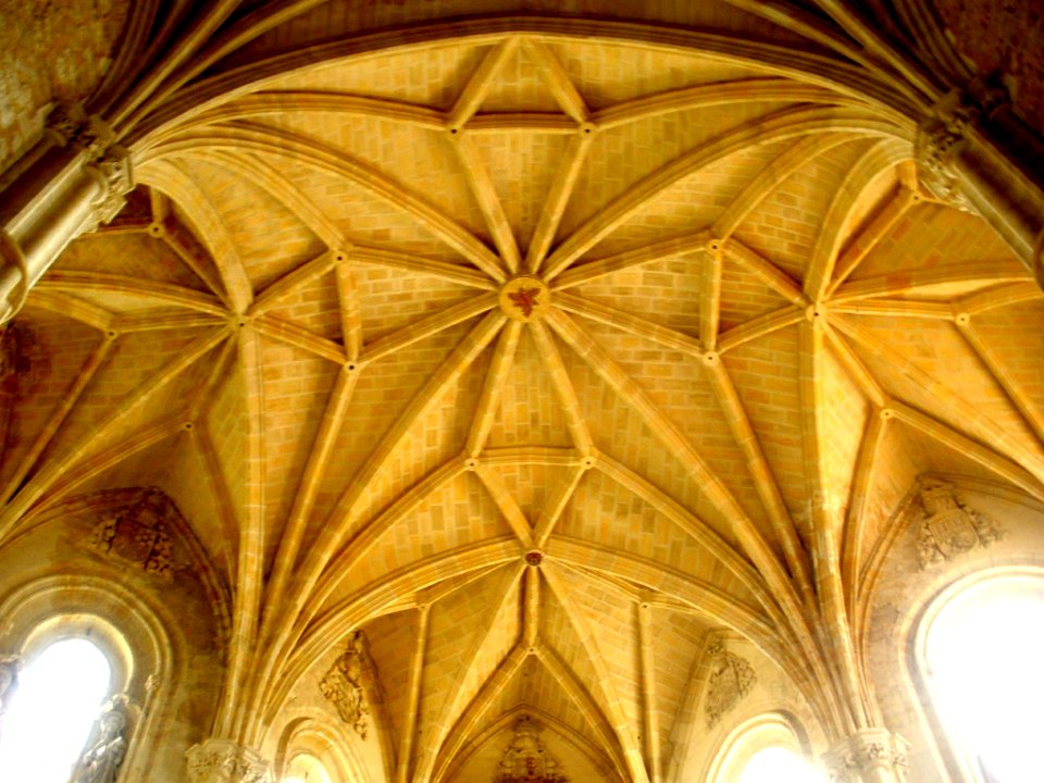 Segovia - Real Monasterio de Santa María del Parral, interior 1