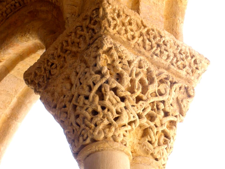 Segovia - Iglesia de San Lorenzo, pórtico 5