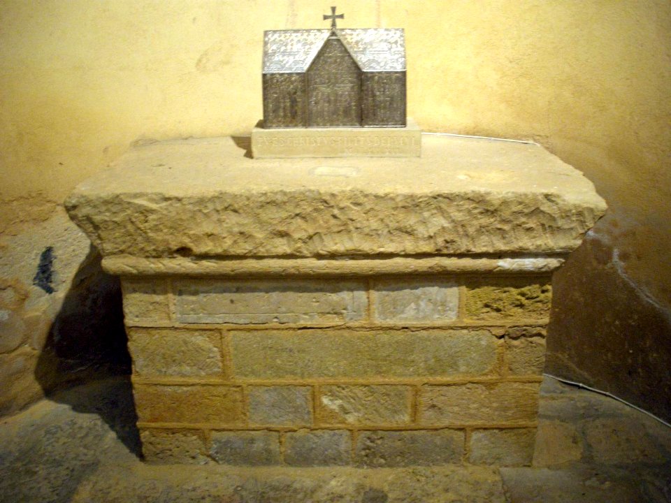 Segovia - Iglesia de la Vera Cruz, interior 01