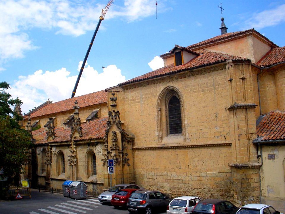 Segovia - Monasterio de Santa Cruz la Real-IE Universidad, exterior 08