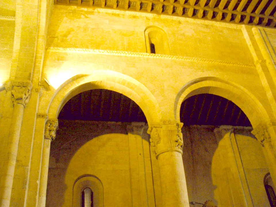 Segovia - Iglesia de San Millán, interior 08
