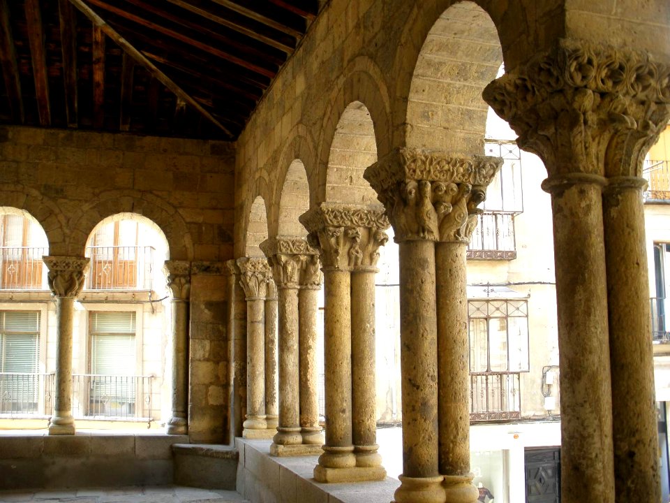 Segovia - Iglesia de San Martín, pórtico 05