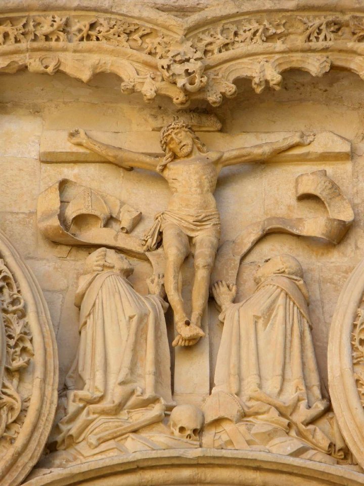 Segovia - Monasterio de Santa Cruz la Real-Universidad SEK, portada tardogótica de la Iglesia 4