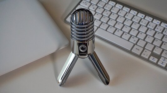 Podcast condenser microphone home office