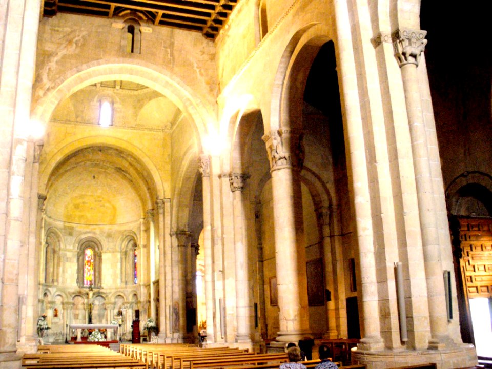 Segovia - Iglesia de San Millán, interior 09