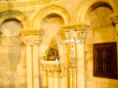 Segovia - Iglesia de San Millán, interior 04