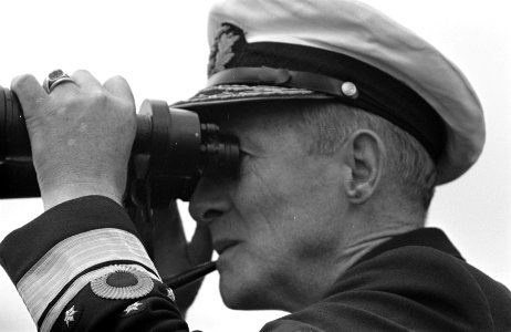 Seaweek 1959 in Den Helder , koppen van Admiraal Burghart , commandant zeemacht, Bestanddeelnr 910-5316