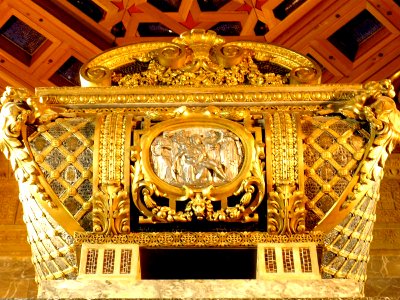 Segovia - Convento de los Carmelitas Descalzos, Capilla de San Juan de la Cruz, Sepulcro del santo 4