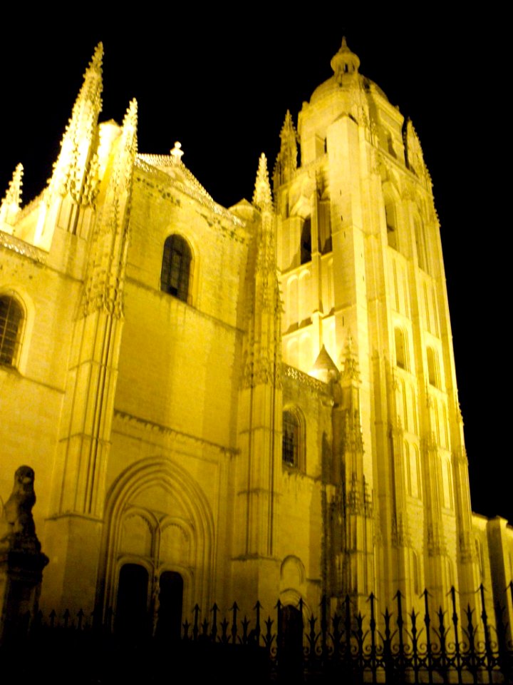 Segovia - Catedral, nocturno 02