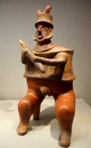 Seated warrior, West Mexico, Nayarit, 300 BC to 300 AD, earthenware and pigment - De Young Museum - DSC00504