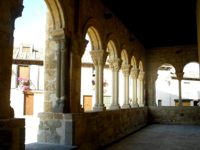 Segovia - Iglesia de San Lorenzo, pórtico 2