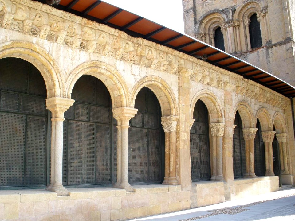 Segovia - Iglesia de San Juan de los Caballeros-Museo Zuloaga, exterior 03