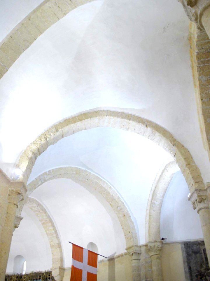 Segovia - Iglesia de la Vera Cruz, interior 05