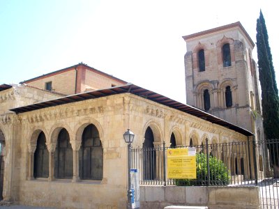 Segovia - Iglesia de San Juan de los Caballeros-Museo Zuloaga, exterior 04 photo