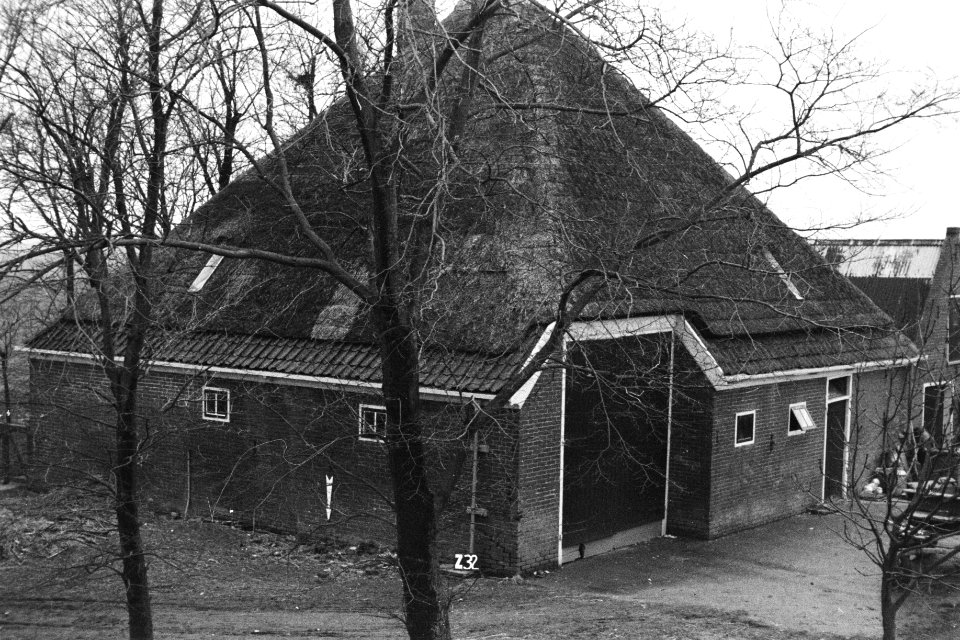 Schuur van boerderij te Zijpe (ruilverkaveling Zijpe- en Hazepolder), Bestanddeelnr 170-1567