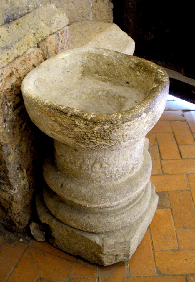 Segovia - Iglesia de la Vera Cruz, interior 06