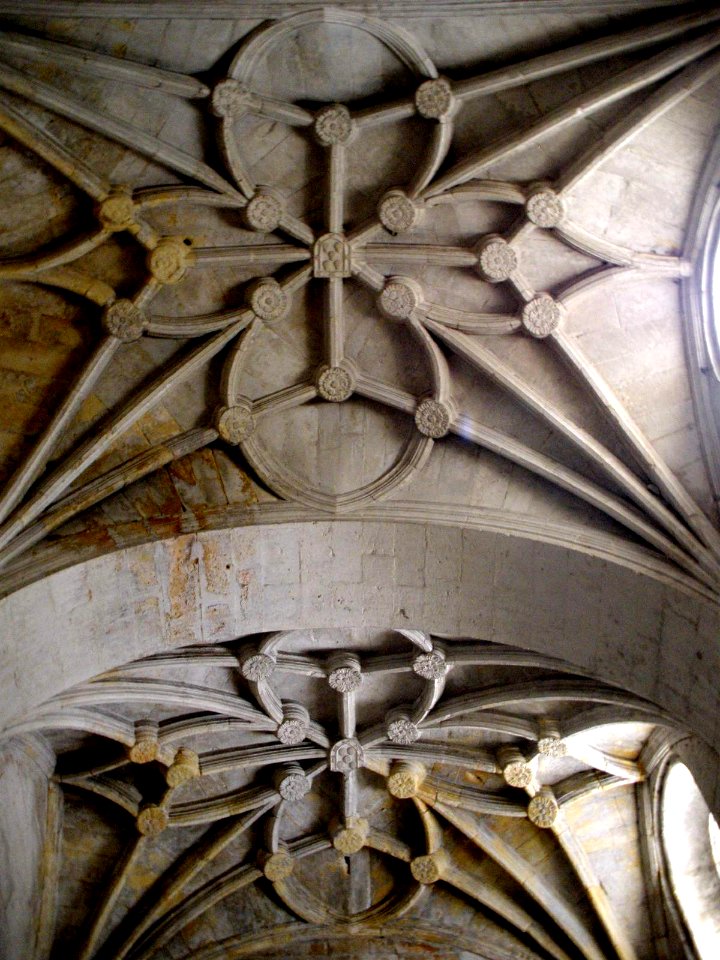 Segovia - Monasterio de Santa Cruz la Real-IE Universidad, iglesia 11
