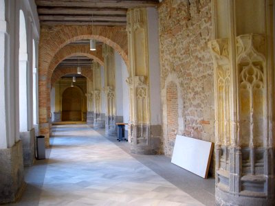 Segovia - Monasterio de Santa Cruz la Real-IE Universidad, claustro 01
