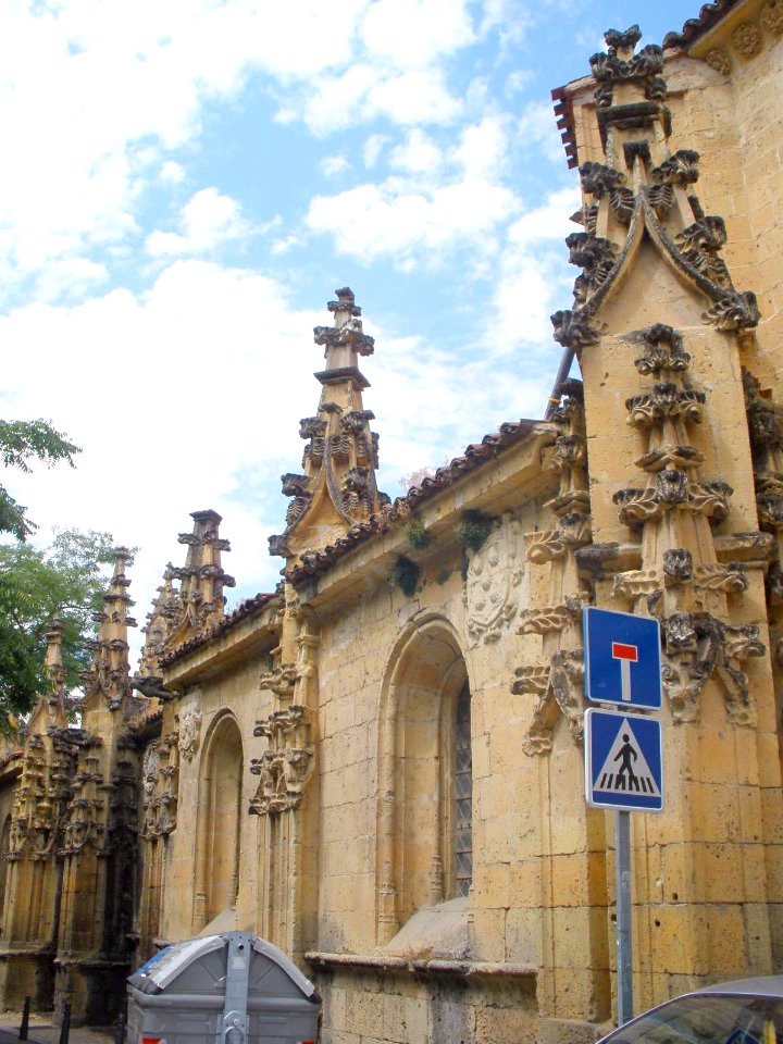 Segovia - Monasterio de Santa Cruz la Real-IE Universidad, exterior 07