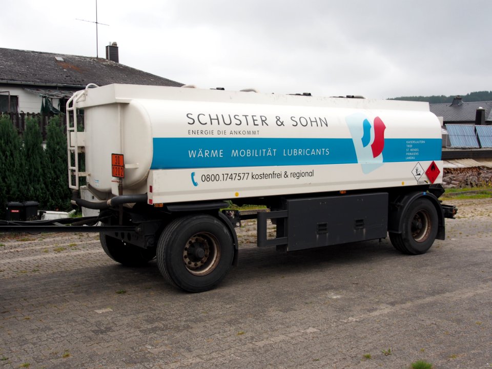 Schuster & Sohn, trailer bowser