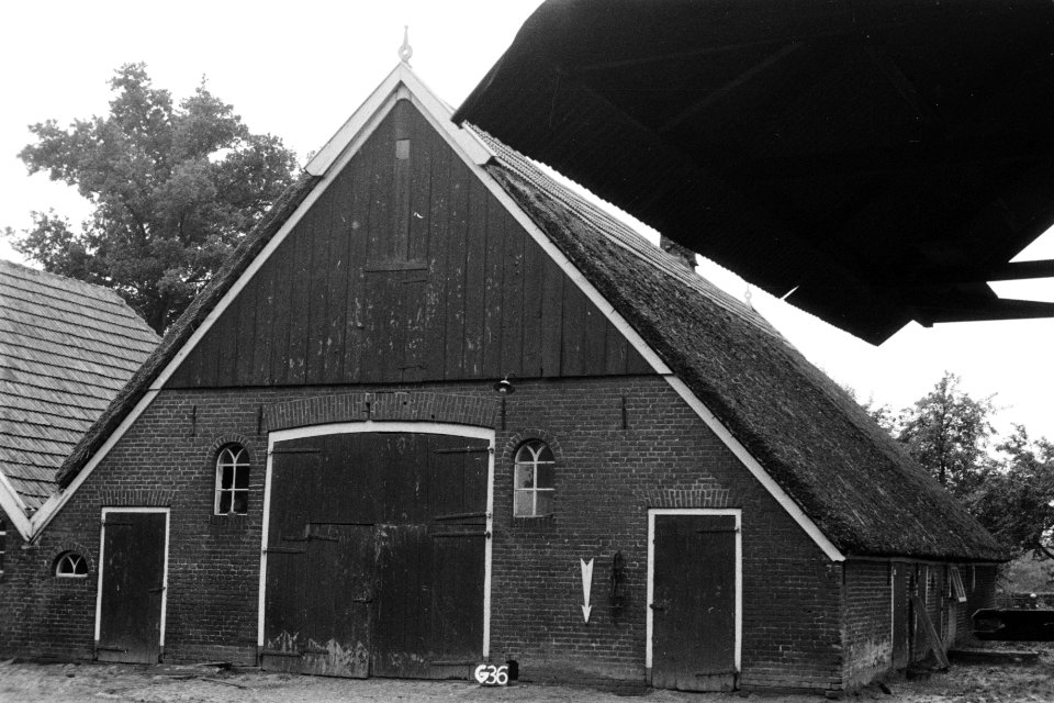 Schuur van boerderij te Gramsbergen (ruilverkaveling Radewijk-Baalder), Bestanddeelnr 170-1615
