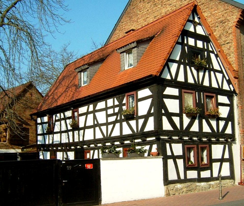Schwalbach hauptstraße 19