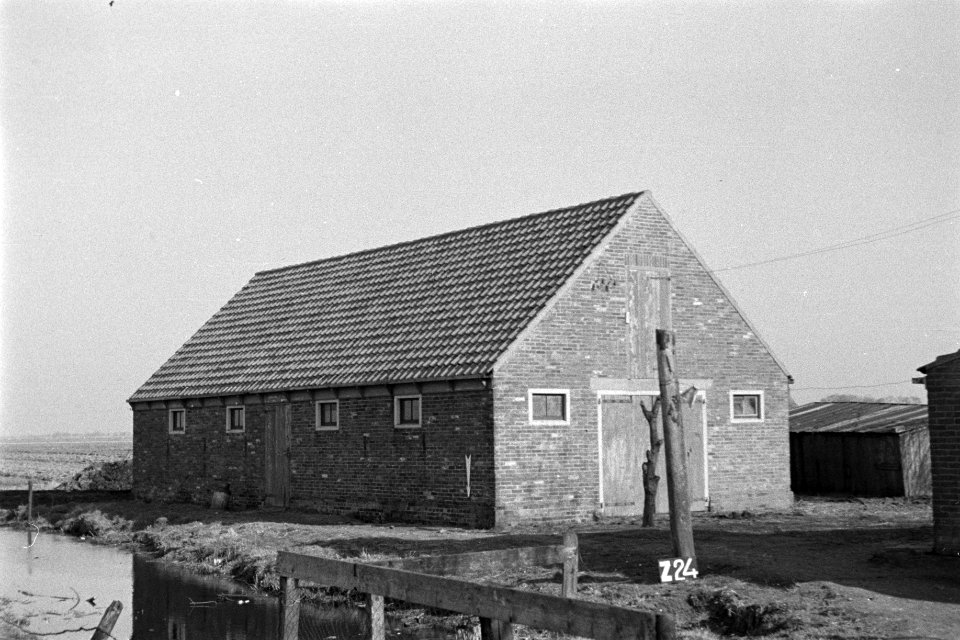 Schuur te Zijpe (ruilverkaveling Zijpe- en Hazepolder), Bestanddeelnr 170-1547