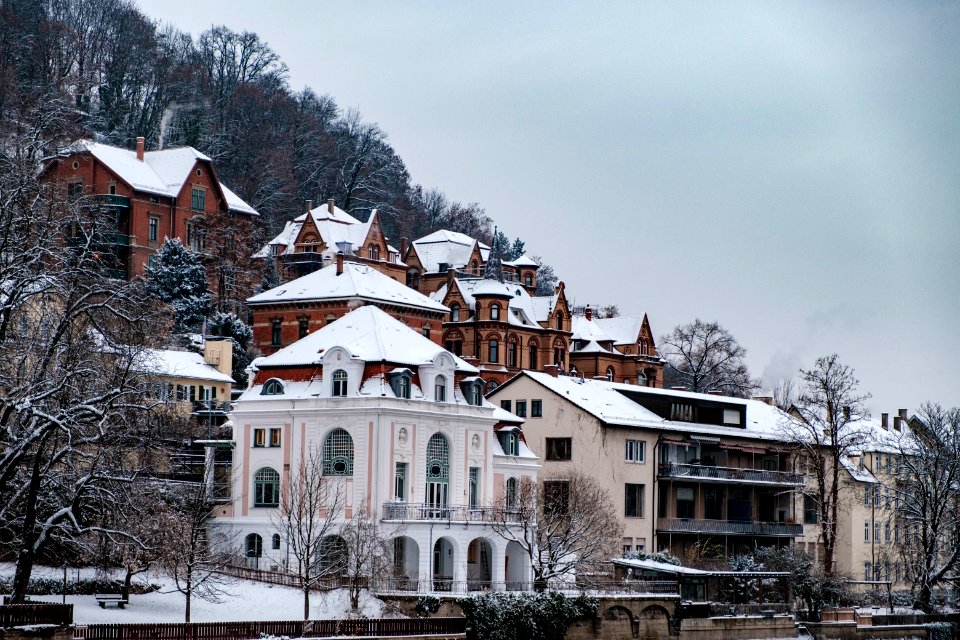 Schwabenhaus-mit-Schnee