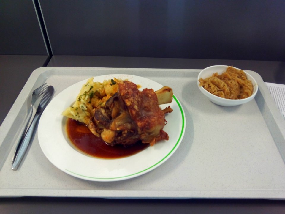 Schweinshaxe als Tagesgericht an der Universität Bielefeld 12.06.2015