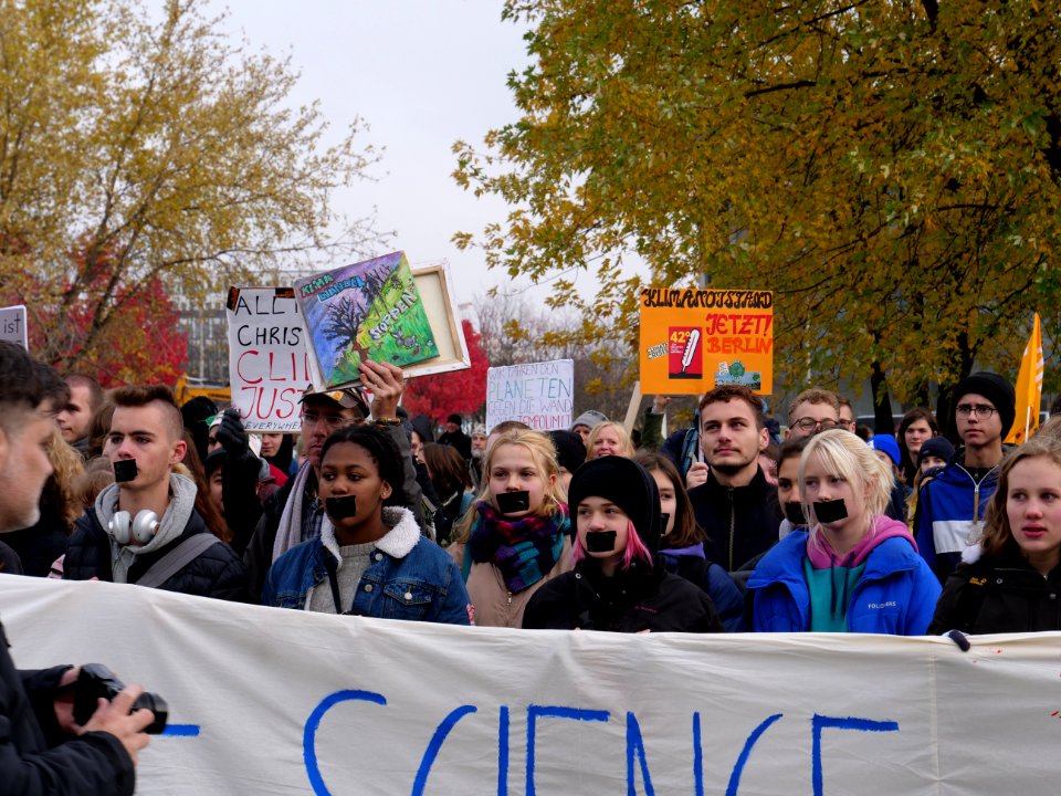 Scientists and Fridays for Future in front of the chancellery 2019-11-15 31