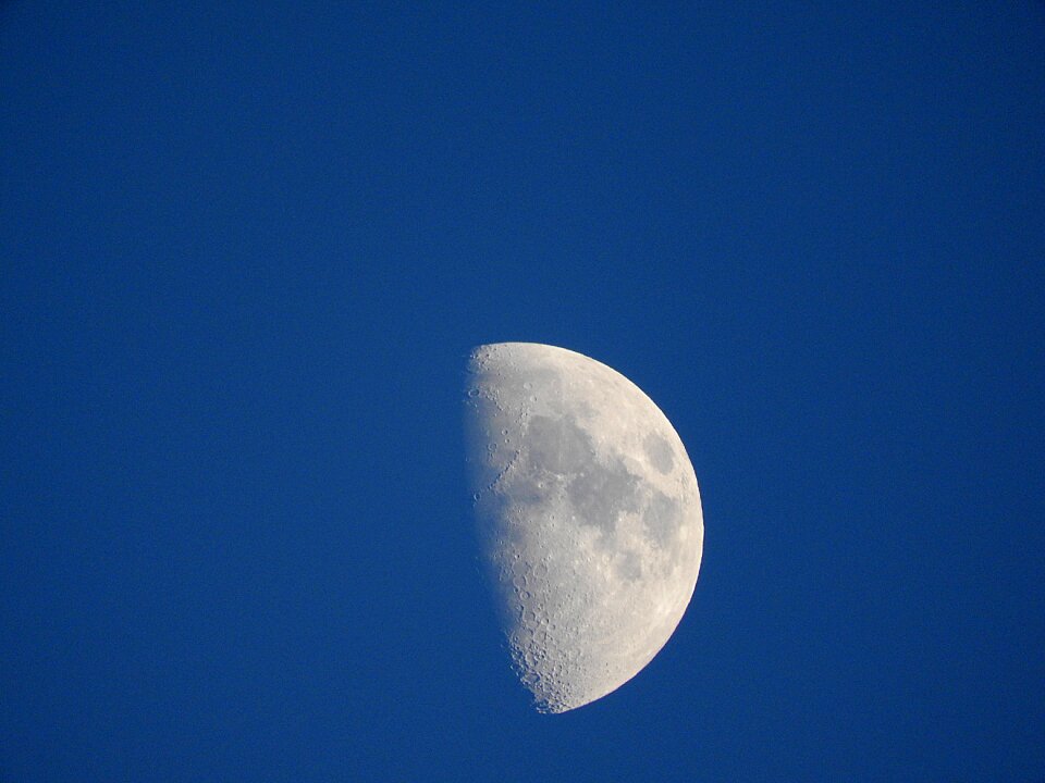 Moon daylight crescent
