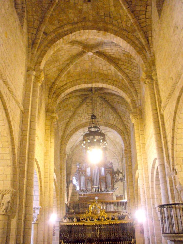 Santillana del Mar - Colegiata de Santa Juliana, iglesia 18