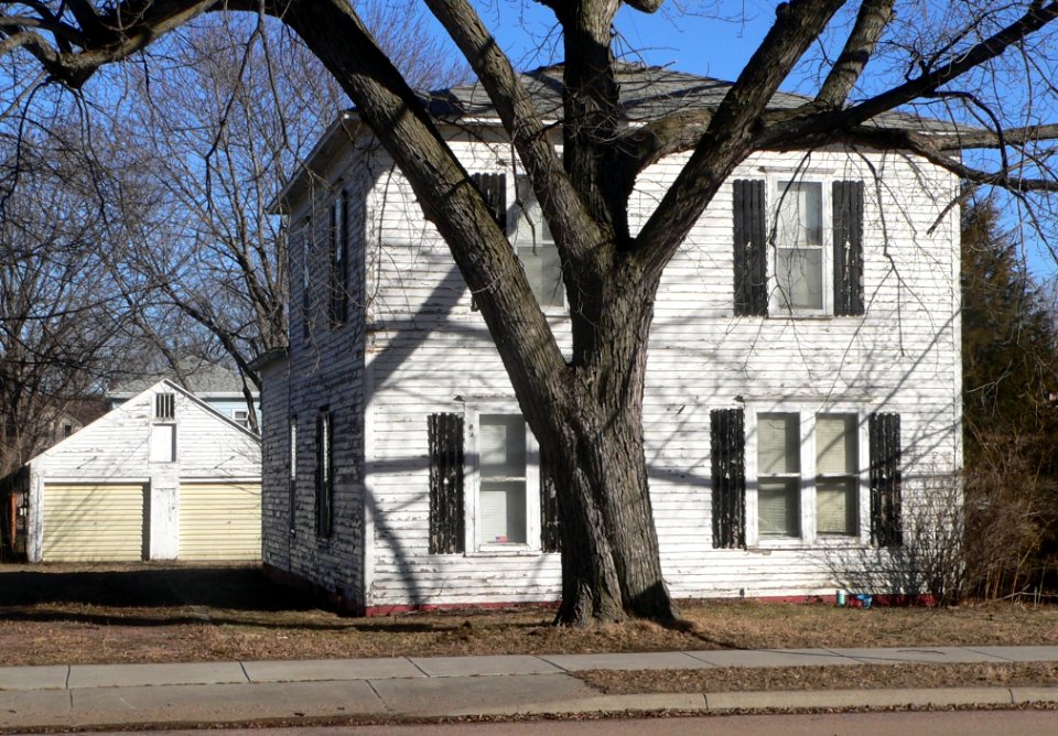 Scotland, South Dakota, 431 4th Street from WNW 1