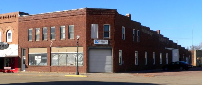 Scotland, South Dakota, NW corner Main x 2nd from SE 1
