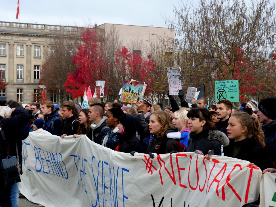 Scientists and Fridays for Future in front of the chancellery 2019-11-15 33