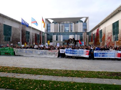 Scientists and Fridays for Future in front of the chancellery 2019-11-15 20
