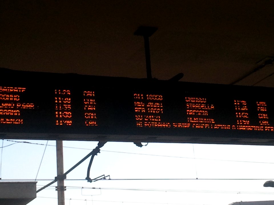 Sciopero Trenord 18 gennaio 2013, stazione Milano Greco Pirelli 01