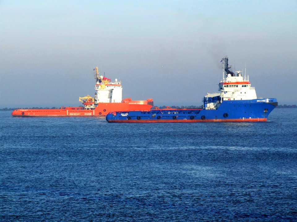 Sea Lynx IMO 9178410 & Normad Mjolne IMO 8406482 p2 21December2007