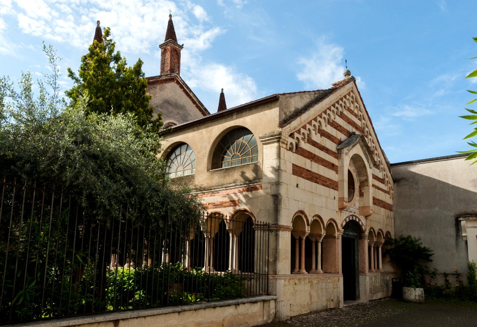 Santissima Trinità, Verona, dal nord
