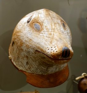 Seal decoy helmet, Pacific Eskimo, Kodiak Island, before 1869 - Native American collection - Peabody Museum, Harvard University - DSC05850